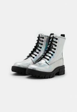 HUGO AXEL BOOTIE - Bottines à Lacets - Silver-coloured 9 HUGO AXEL BOOTIE - Bottines à Lacets - Silver-coloured -Pas Cher Hugo Boutique 0d391503fc834274b550c668f4efefef