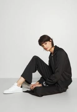 HUGO ARLIE - Blouson Bomber - Black 12 HUGO ARLIE - Blouson Bomber - Black -Pas Cher Hugo Boutique 0f2f074124274152b9291f7d12e60e56