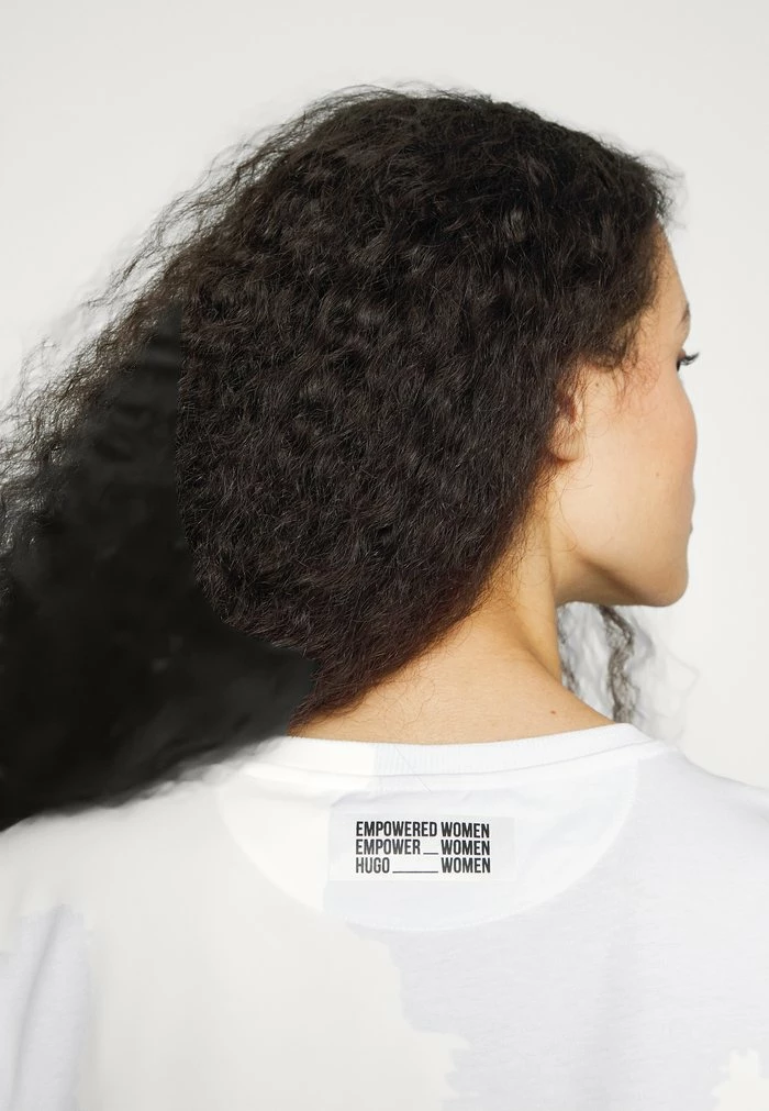 HUGO DIBIUSA - T-shirt Imprimé - Open Miscellaneous 5 HUGO DIBIUSA - T-shirt Imprimé - Open Miscellaneous – Image 5