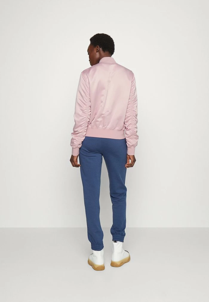 HUGO ANTIKI - Blouson Bomber - Pastel Pink 3 HUGO ANTIKI - Blouson Bomber - Pastel Pink – Image 3