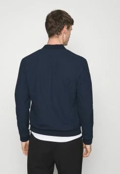 HUGO Veste Légère - Dark Blue -Pas Cher Hugo Boutique 3f23df9704ea475fa41b406e58c3cf3e