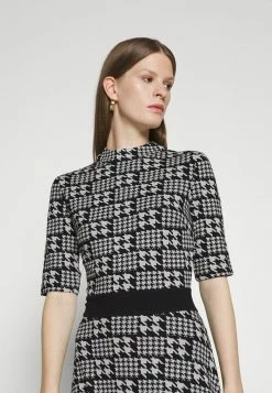 HUGO DASERA - Robe Pull - Open Miscellaneous 9 HUGO DASERA - Robe Pull - Open Miscellaneous -Pas Cher Hugo Boutique 43236468a4174e13b4560952aaee5d24