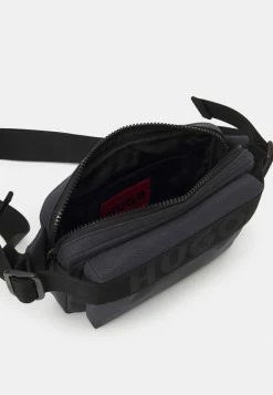 HUGO JAYDEN WAISTBELT UNISEX - Sac Banane - Black 7 HUGO JAYDEN WAISTBELT UNISEX - Sac Banane - Black -Pas Cher Hugo Boutique 4bd5abd2b21f4f1c80cd3afd1a085db6