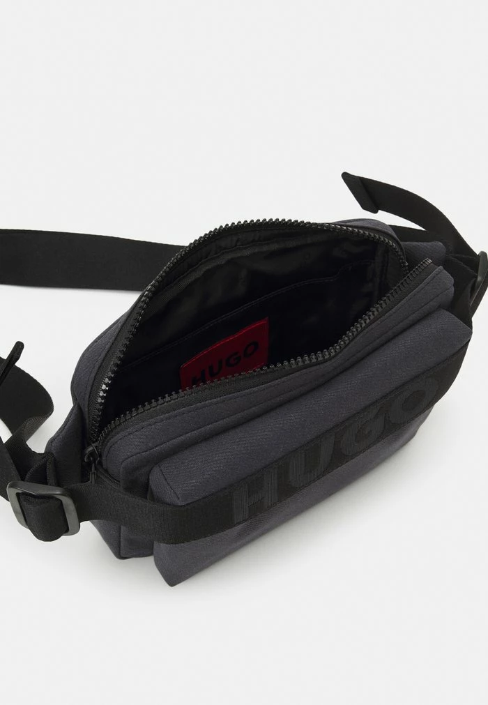 HUGO JAYDEN WAISTBELT UNISEX - Sac Banane - Black 3 HUGO JAYDEN WAISTBELT UNISEX - Sac Banane - Black – Image 3