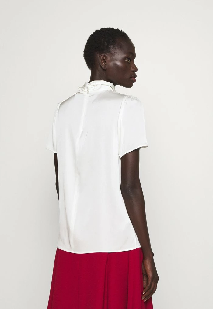 HUGO CELENAS - Blouse - Natural 3 HUGO CELENAS - Blouse - Natural – Image 3