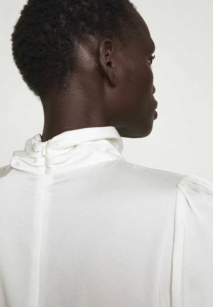 HUGO CELENAS - Blouse - Natural 5 HUGO CELENAS - Blouse - Natural – Image 5