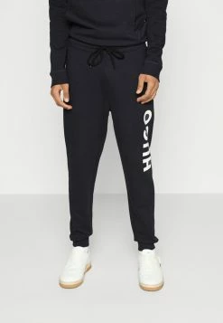 HUGO DUTSCHI - Pantalon De Survêtement - Dark Blue 7 HUGO DUTSCHI - Pantalon De Survêtement - Dark Blue -Pas Cher Hugo Boutique 58431179c9f34144bce97faf7c5001f6