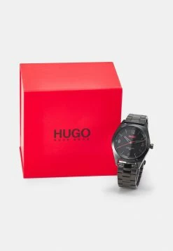 HUGO MAKE - Montre - All Black 8 HUGO MAKE - Montre - All Black -Pas Cher Hugo Boutique 597d1184fddf46e1b04fdeb730bd834d