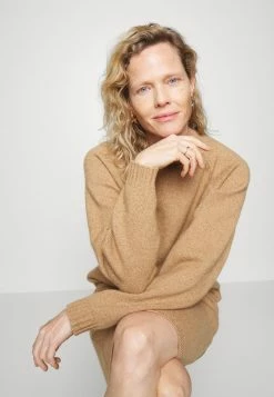 HUGO SOSONZ - Robe Pull - Camel Melange -Pas Cher Hugo Boutique 6495f67b77744db2803cc2788e5875da