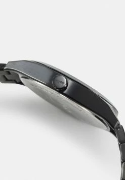 HUGO MAKE - Montre - All Black 7 HUGO MAKE - Montre - All Black -Pas Cher Hugo Boutique 7d04ae40c9bd481f9a083e3222db0317