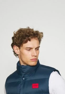 HUGO BALTINO - Veste Sans Manches - Dark Blue 12 HUGO BALTINO - Veste Sans Manches - Dark Blue -Pas Cher Hugo Boutique 810d59e4bda64a19ba49a0af4216ae89