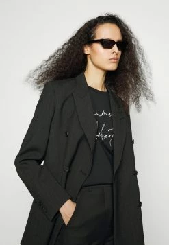 HUGO DIBIUSA - T-shirt Imprimé - Black 13 HUGO DIBIUSA - T-shirt Imprimé - Black -Pas Cher Hugo Boutique 881f329a5aea420aa914dd6f897a2cec