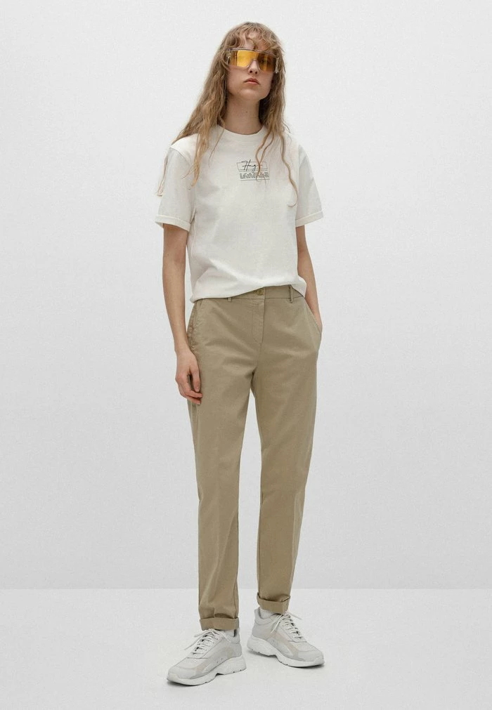 HUGO HECIA - Chino - Open Beige 2 HUGO HECIA - Chino - Open Beige – Image 2