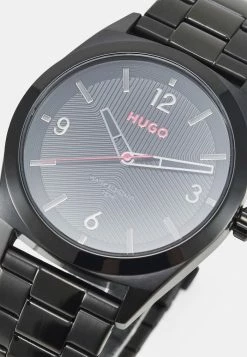 HUGO MAKE - Montre - All Black 9 HUGO MAKE - Montre - All Black -Pas Cher Hugo Boutique 910c2bc779e6487cada4f7d7aeac2478