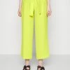 HUGO HERMISI - Pantalon Classique - Bright Yellow