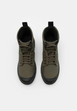 HUGO BUSTLER - Bottines à Lacets - Dark Green 9 HUGO BUSTLER - Bottines à Lacets - Dark Green -Pas Cher Hugo Boutique 9cb26f047a1b4b7e95e709aac4ea3380