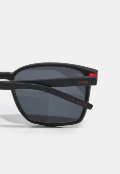 HUGO UNISEX - Lunettes De Soleil - Matte Black -Pas Cher Hugo Boutique a6def355fb9042c7886439b7bcd7bf18