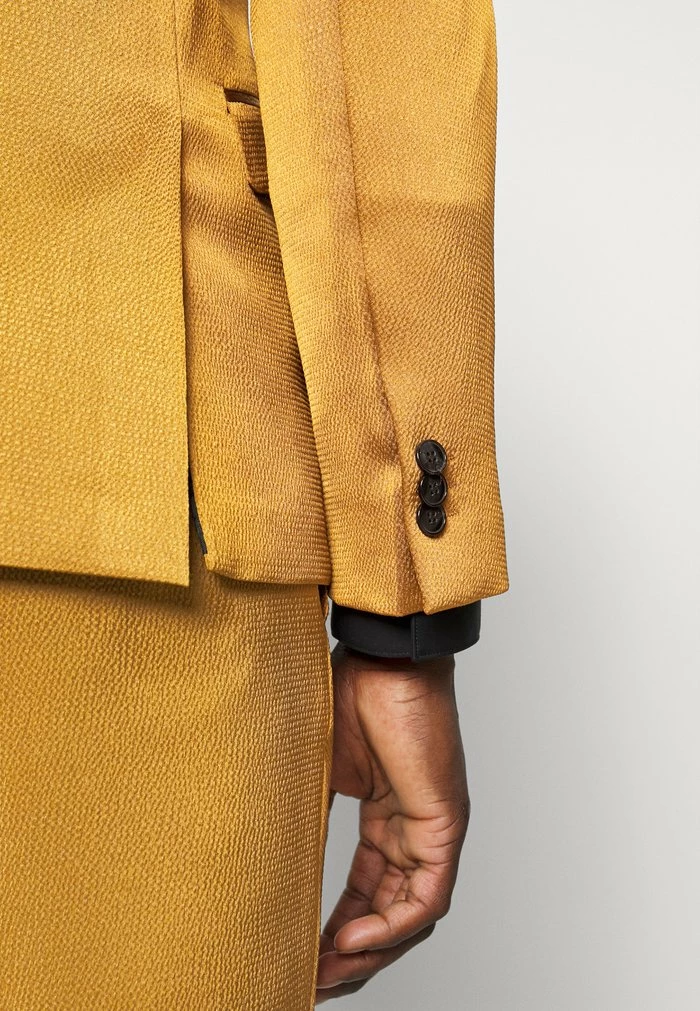 HUGO ARTI HESTEN - Costume - Medium Brown 9 HUGO ARTI HESTEN - Costume - Medium Brown – Image 9