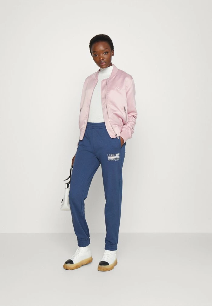 HUGO ANTIKI - Blouson Bomber - Pastel Pink 2 HUGO ANTIKI - Blouson Bomber - Pastel Pink – Image 2