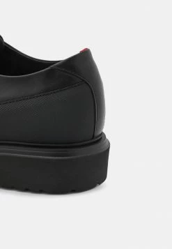 HUGO DART - Derbies - Black 11 HUGO DART - Derbies - Black -Pas Cher Hugo Boutique d7a10f8d94d94d33a55d77906aa3d899