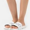 HUGO MATCH SLID - Mules - White/gold