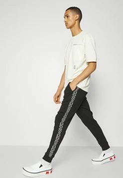 HUGO DAKY - Pantalon De Survêtement - Black -Pas Cher Hugo Boutique e473f05d238643e9ba0784eaba3b93cc