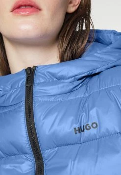 HUGO FAMARA - Veste Mi-saison - Medium Blue -Pas Cher Hugo Boutique f3089bc23287473bb1d3c1f68e36e080