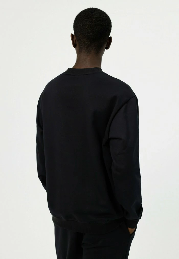 HUGO Sweatshirt - Black 3 HUGO Sweatshirt - Black – Image 3
