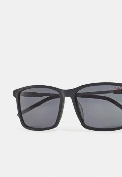 HUGO Lunettes De Soleil - Matt Black 9 HUGO Lunettes De Soleil - Matt Black -Pas Cher Hugo Boutique f61cd2d5be1143a492636600d6d5e484